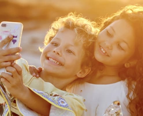 Auch Kids machen Selfies