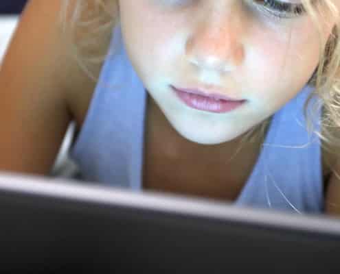 Kids am Tablet